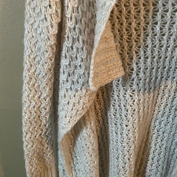 Stylish White Knit Cardigan - Picture 6 of 6